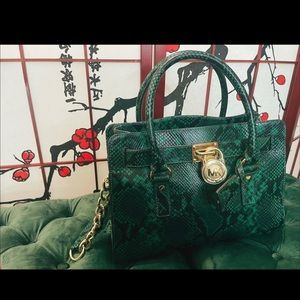 MICHAEL KORS green reptile snake print leather leather bag.